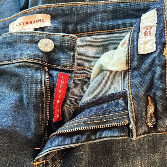 Lucky Brand Low Ride Flare Jeans. Size 14/32R - Picture 10 of 15